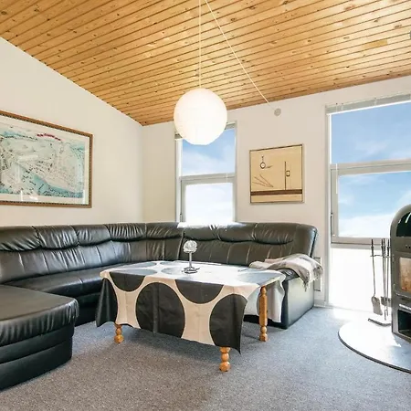 Beautiful In With Kitchen Holiday home